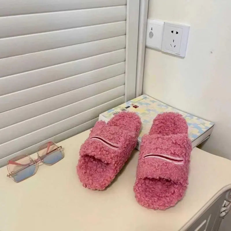Outdoor sports Slippers Unisex Mens and Women's cozy fuzzy plush slippers for lndoor outdoor