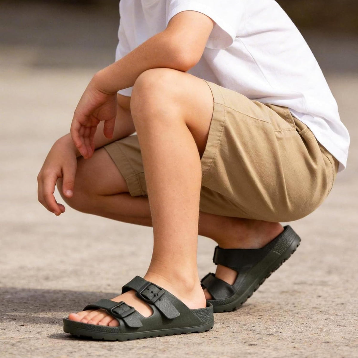 YUHITYGZGS Boys Slide Sandals for Kids – Double Buckle Adjustable Summer Sandals for Boys & Girls, Backless Comfort Shoes for Beach, Pool, Shower & Outdoor Play